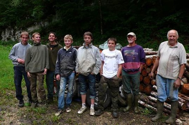 2011 Nettoyage La Goule par jeunes de la Commune