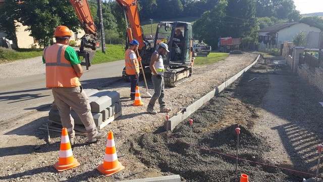 2017 Aménagement village Entrée Est.1