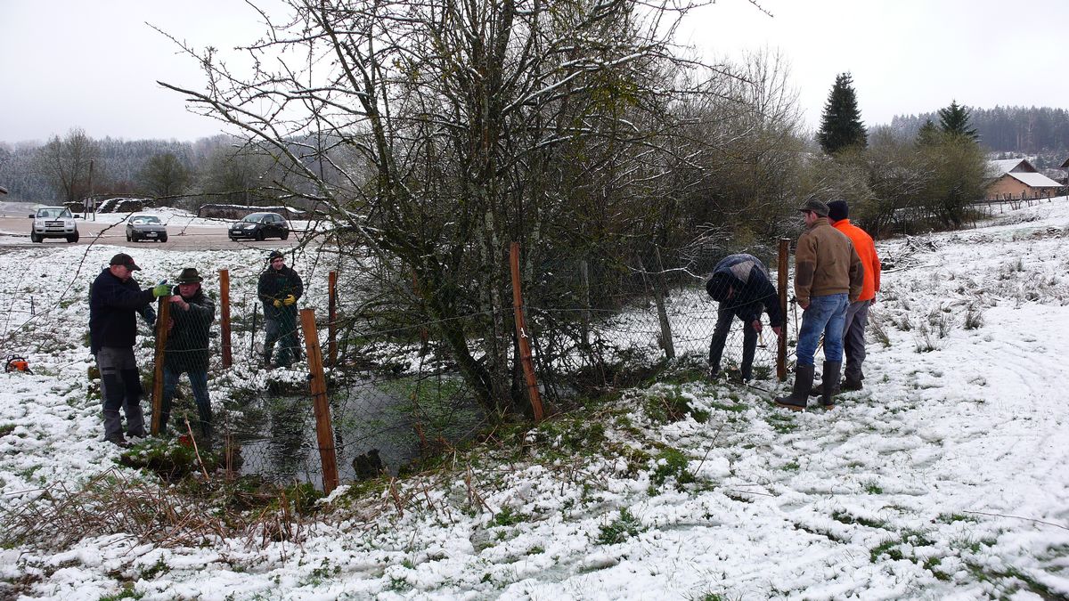 Alentour Place vierge 1 avec le concours de bénévoles  2013